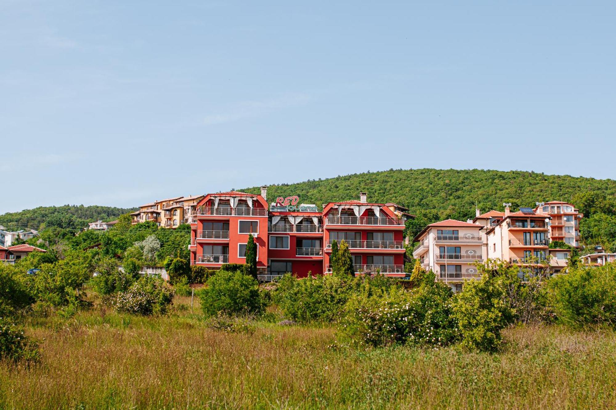 Red Iguana Hotel Sveti Vlas Buitenkant foto